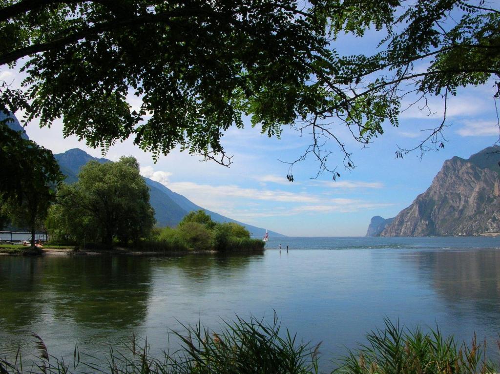 Hotel Villa Claudia Torbole Sul Garda Exterior photo