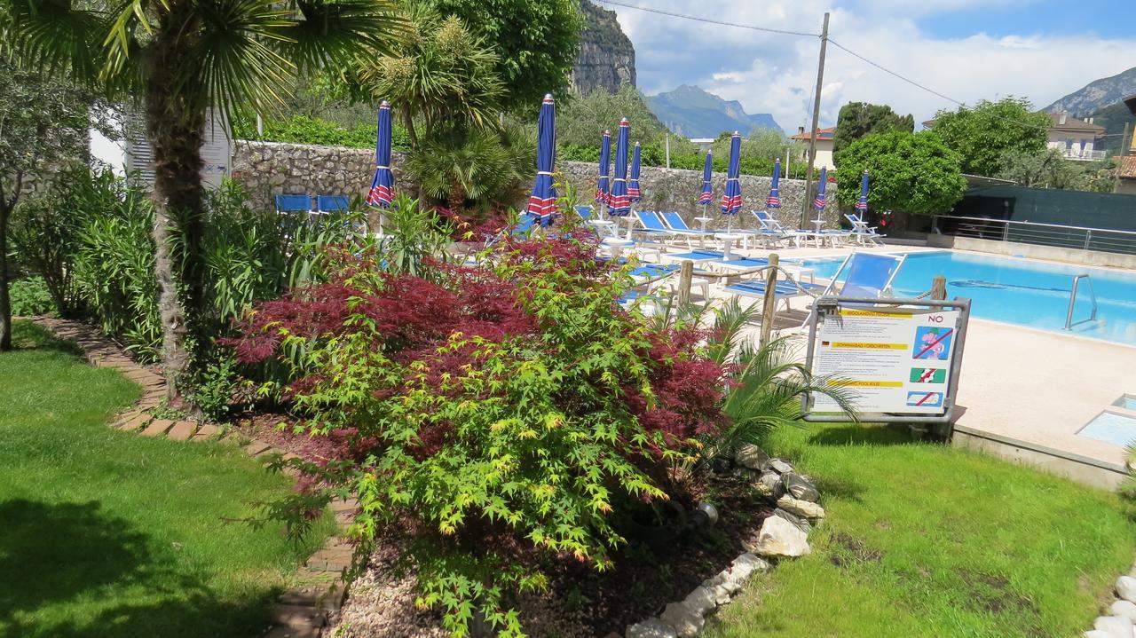 Hotel Villa Claudia Torbole Sul Garda Exterior photo